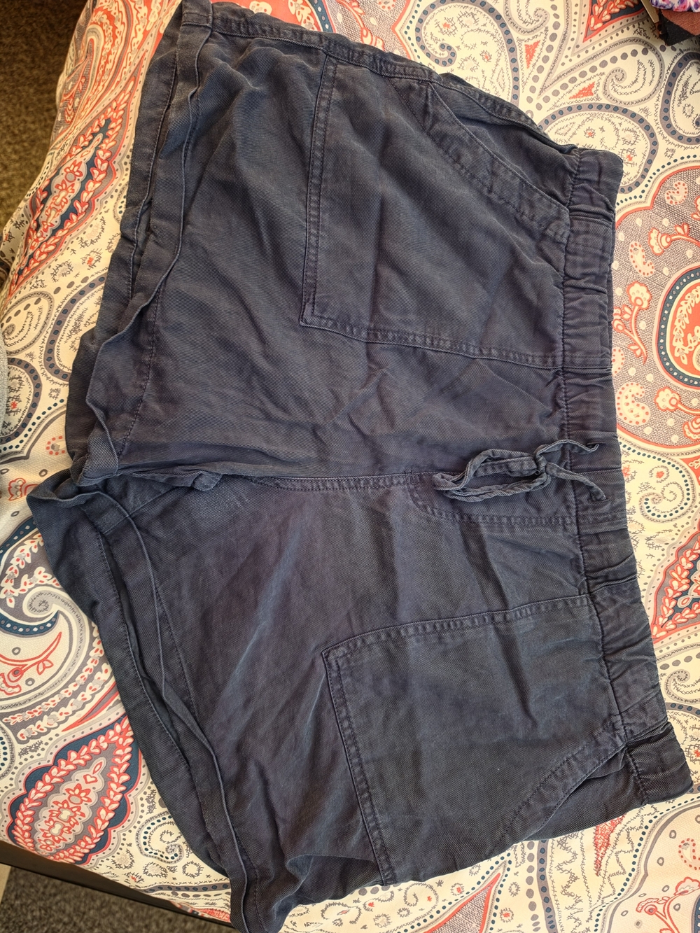GAP Black Elastic Waist Shorts